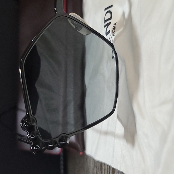 Fendi Black Sunglasses - Picture 4 of 4